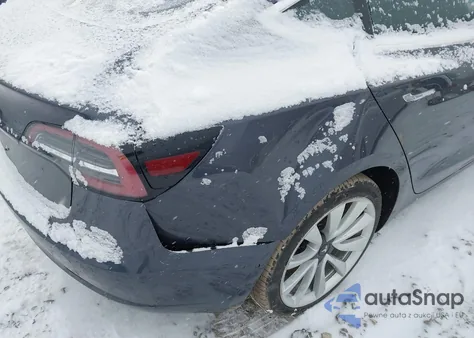 2018 Tesla Model 3 Long Range/Mid Range z USA, uszkodzony, nr VIN 5YJ3E1EA5JF017580